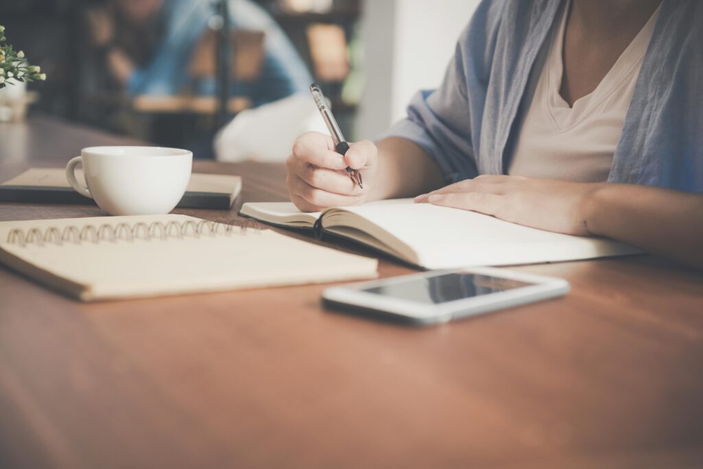 Essential valid Will elements checklist showing legal document requirements for UK Wills including signature, witnesses, and executor appointment